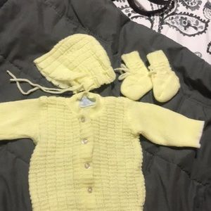 Baby crochet sweater with cap and booties